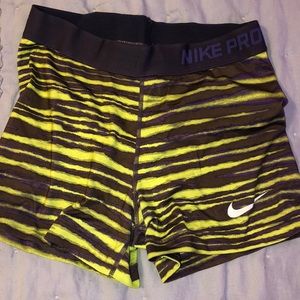 Nike pro shorts medium